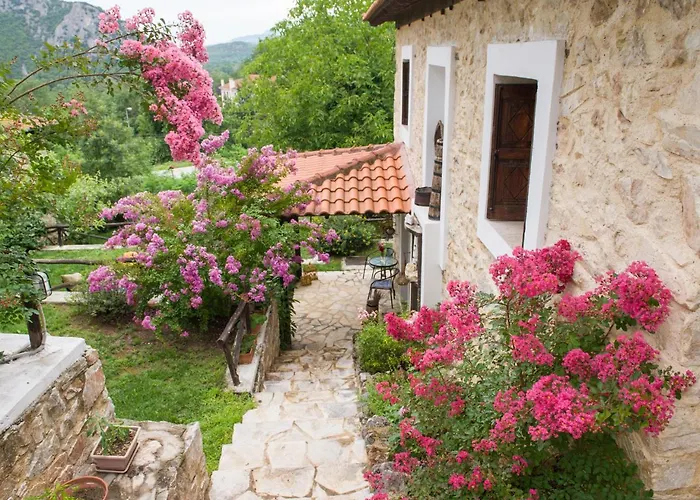 Къща за гости To Archontiko 4*